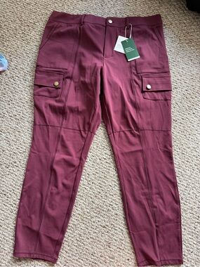 HALARA Wine-Red Cargo Leggings with Snap Detail